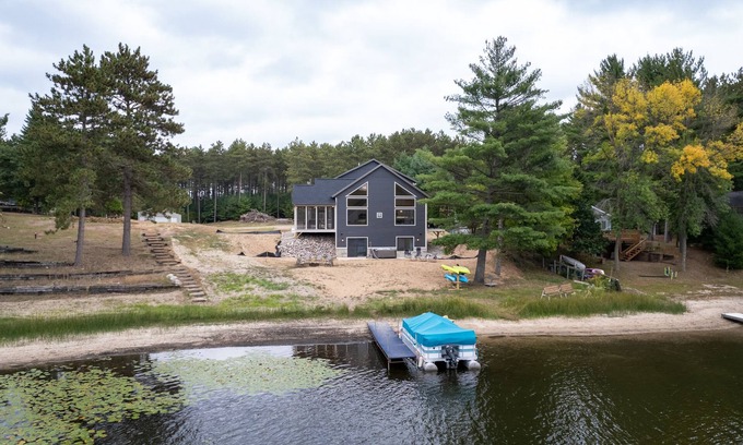 Wild Rose House | 5 Star Rated on Leading Vacation Rental Platforms