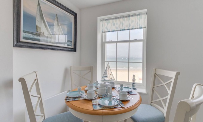 Weymouth Cottage | 5 THE BEACHES, country holiday cottage in Weymouth