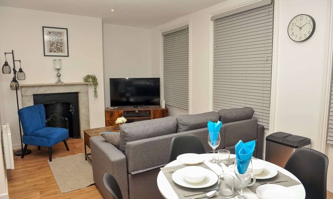 Reading Apartment | 50 Queens Road Apartment 3