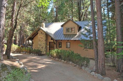 North Wawona Ski Chalet | 50 Spindlers Chalet