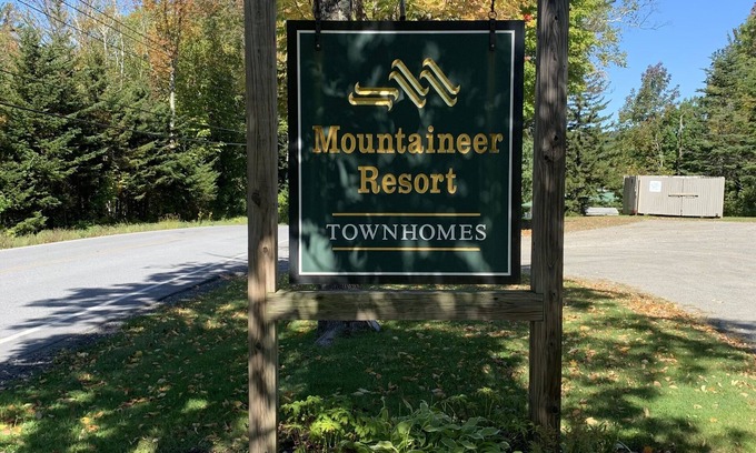 West Dover House | 500ft across the street to Carnitha. Gromet to main lift or take Moover to Base