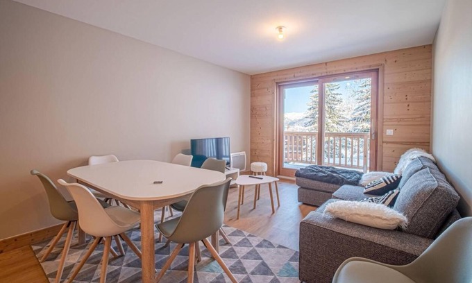 Valmorel Apartment | 50m from ski slopes, 3rd floor, view mountain, balcony, tv, ski locker, 51m², Valmorel