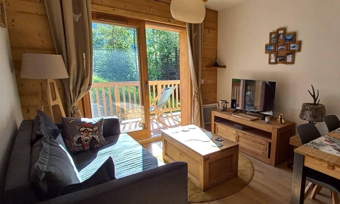 Valmorel Apartment | 50m from ski slopes, 3rd floor, view mountain, balcony, tv, 51m², Valmorel