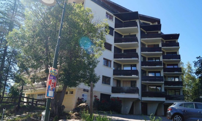 Pra Loup Apartment | 50m from ski slopes, 4th floor, balcony, tv, ski locker, 70m², Pra Loup