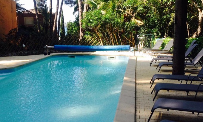 Bandol Apartment | 50m Plage T2 Grande Terrasse Vue Mer Climatisé Piscine Chauffée, Parking clos gratuit