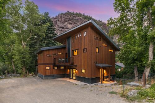 Ouray House | 524 Spangler Lane