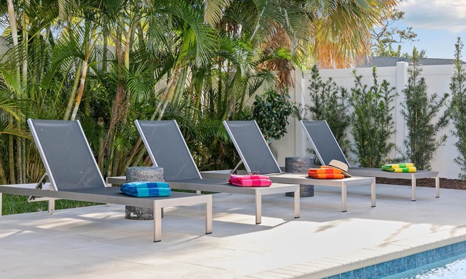 Naples Park House | 560 Perfectly Situated · Walk 2 Beaches & The Ritz