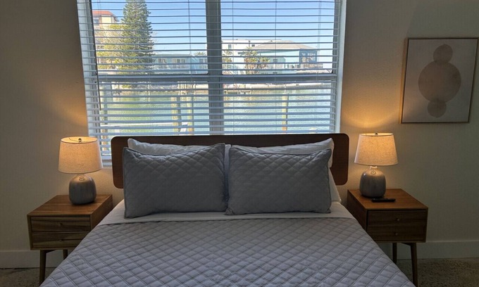 Bay Esplanade Apartment | 5B · Bay View Apartment 5b