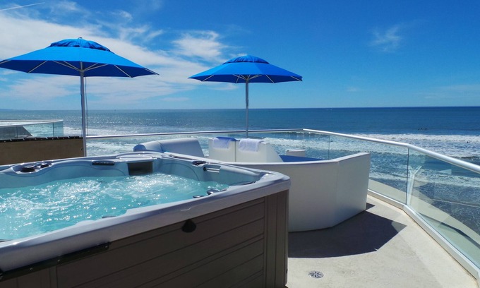 Townsite House | 5br + a den, 6.5ba Stunning Oceanfront Home W/Rooftop Spa & Dual Master Suites