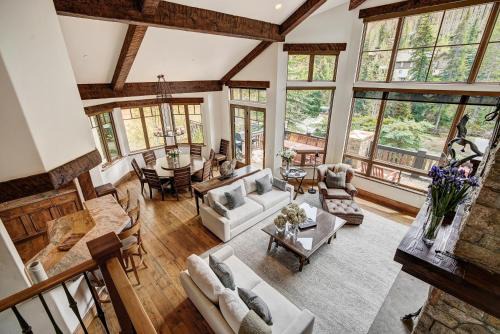 Gore Creek Place House | 5BR Alpine Luxury Home with Private Hot Tub