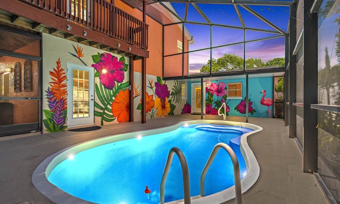 Gulfport House | 5BR family home w/Heated Pool ! Enjoy St Pete & the BEACH