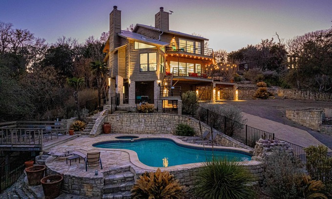 Spicewood House | 5br Home w/Pool and a View!