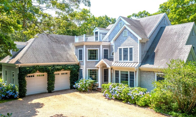 Vineyard Haven House | 5BR Island Summer Home with Superb Amenities & Private Association Dock + Tennis