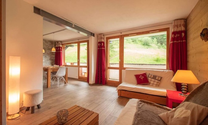 Les Avanchers-Valmorel Apartment | 5m from ski slopes, 7th floor, view mountain, balcony, tv, ski locker, 57m², Valmorel
