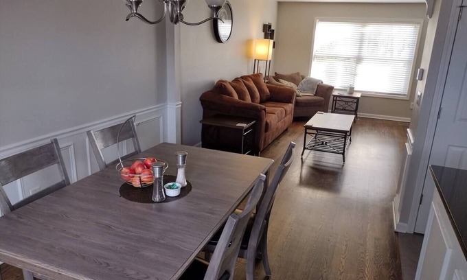 Plymouth House | ★ 5min To Kellogg Park ★ Plymouth ★ Parking ★W/D 8