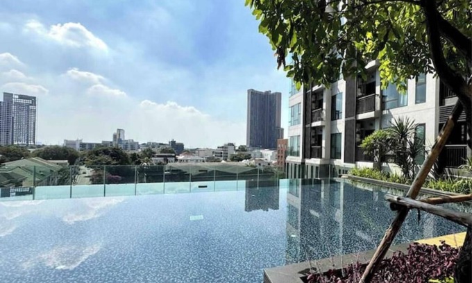 Sukhumvit Apartment | 5min to Metro 7eleven Pool Kitchen Gym -city viewnn