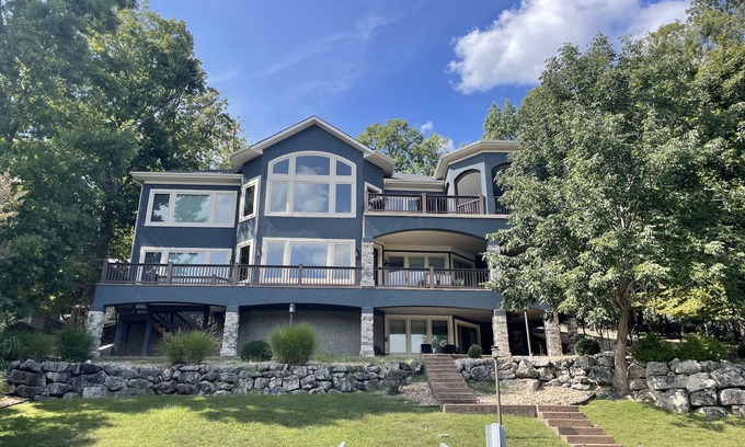 Osage Beach House | 6 Bedroom 4.5 bath lakefront home in Porta Cima! Main channel view & quiet water