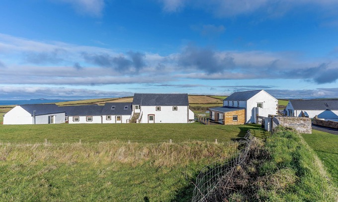 Marloes Cottage | 6 bedroom accommodation in St Brides
