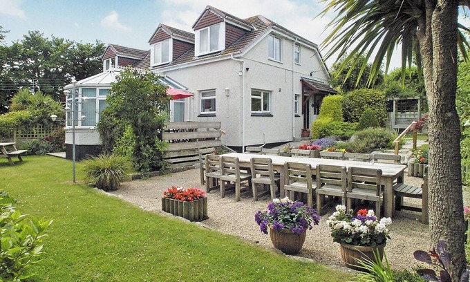 Hayle Cottage | 6 bedroom accommodation in Hayle, near St Ives
