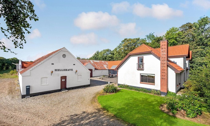 Kjellerup House | 6 bedroom gorgeous home in Kjellerup
