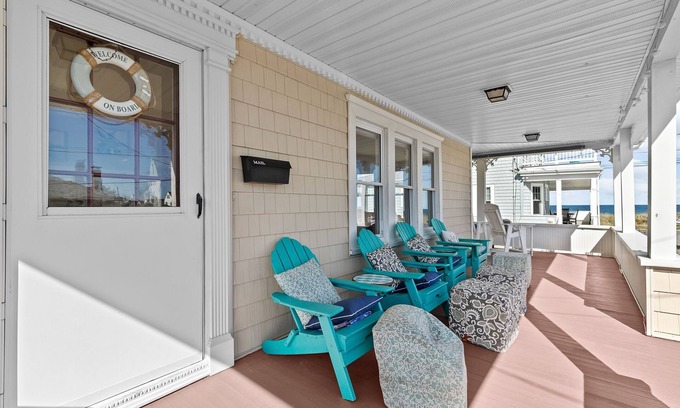 Waveland House | 6 Bedroom house steps from the sandy beach
