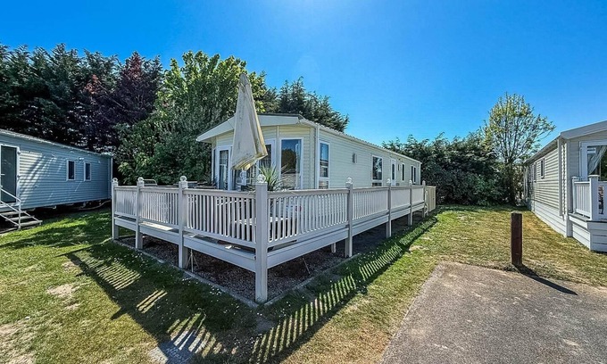 Great Yarmouth House | 6 berth caravan with decking at Cherry Tree Park in Norfolk ref 70014G