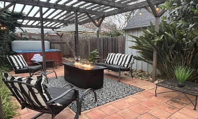 Napa House | 6 Blocks Downtown Napa! Wine Makers Estate,Non-Hosted.Private Hot Tub & Fire-Pit