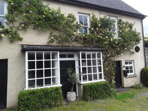 Brecon House | 6 Bridge St.