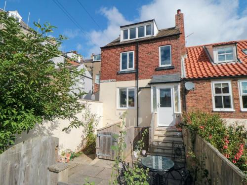 West Cliff House | 6 Clarence Place