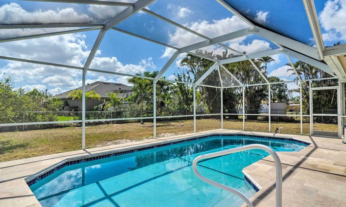 Fort Myers House | 6 Mi to Dtwn Cape Coral: Home w/Spacious Lanai!