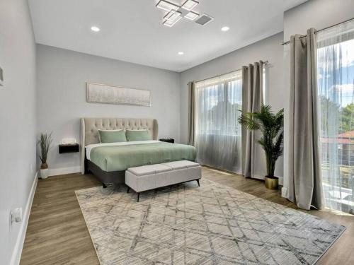 Dallas House | 6-min from AA Arena l Modern Home near Downtown