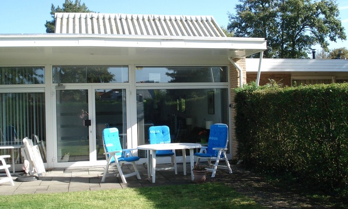Nieuwvliet House | 6 person apartment. 100m from beach Nieuwvliet-Bad in Zeeland