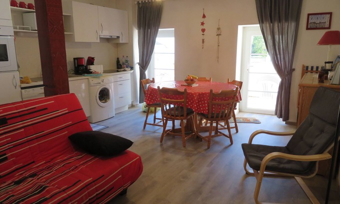 Cauterets Apartment | 6-person apartment, 2 bedrooms, parking, close to cable car and town center