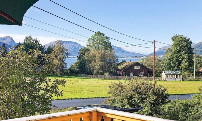 Averoy House | 6 person holiday home in AVERØY-By Traum