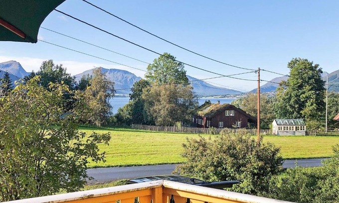 Averoy House | 6 person holiday home in AVERØY-By Traum