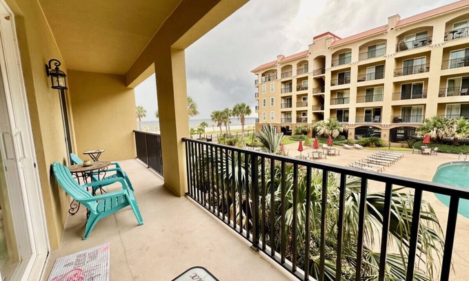 Henderson Point Apartment | #612 Poolside Condo at Inn by the Sea - Sleeps 6!