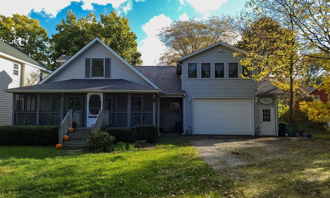 Lakeside Cottage | 645 Sycamore in Lakeside