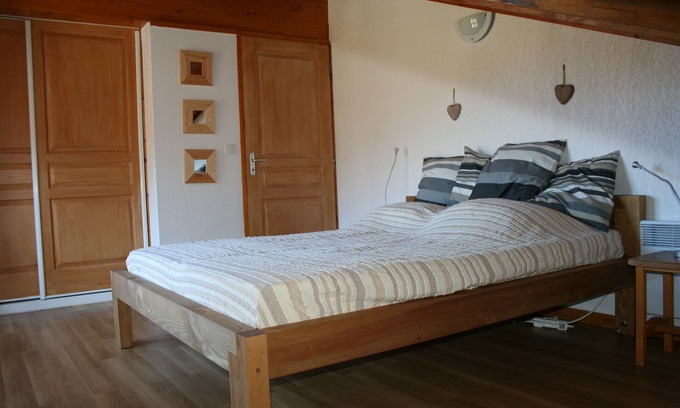 Les Bruyeres Apartment | 65m2 on slopes - sleeps 8