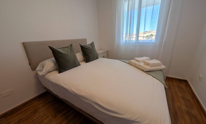 Tarifa Ski Chalet | 66 Livingtariff Summer Azul