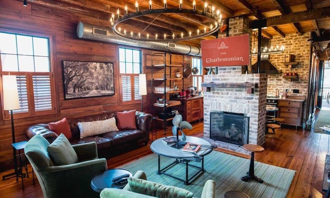 Cannonborough Elliotborough Apartment | 68C · Charlestonian Proprietor's Penthouse