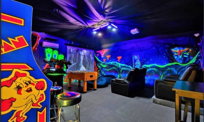 Davenport Apartment | 6BR MAGIC MANSION: THE ULTIMATE DISNEY EXPERIENCE W POOL