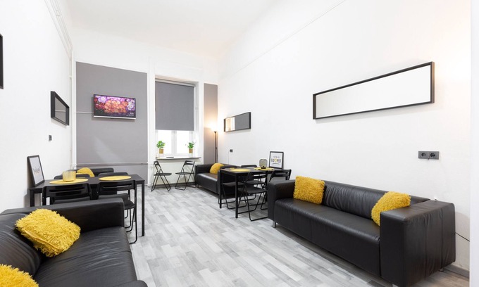 Terezvaros Apartment | ⭐6ROOM-14BED-4BATH ☕FREE-BEER & BREAKFAST ❤️AIRCO