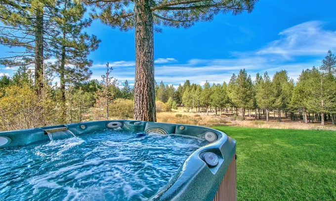 Rancho Bijou House | 7 Acre Estate, Arcade, Pool Table, Gourmet Kitchen, Grill, Spa +5mins to Beach – The Glenwood