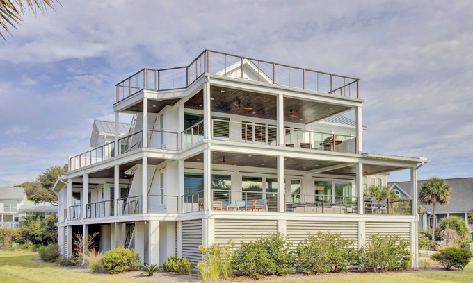 Isle of Palms House | 7 Beachwood East by AvantStay | Ocean Views, Hot Tub, 7BDR