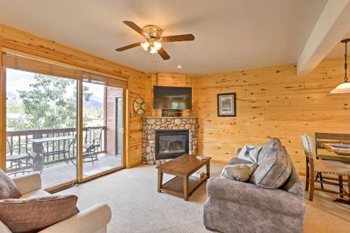 Grand Lake Apartment | 7 Mi to National Park Grand Lake Condo with Deck!