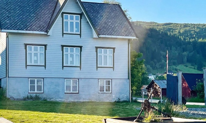 Ulstein Municipality House | 7 person holiday home in GURSKØY