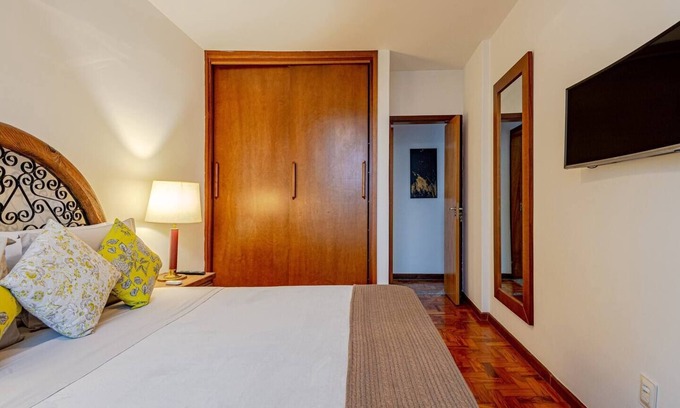 Consolacao Apartment | 700Mbps *QBed*Smart Tvs *Garage*645 sq. ft. w/city view