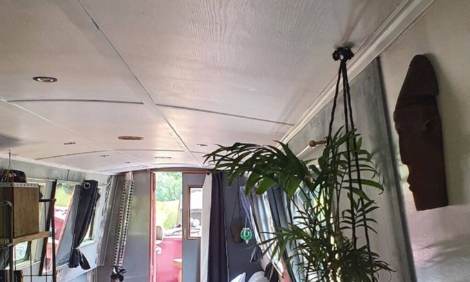 Buxton Boat Rental | 70ft 4 berth houseboat in the Peak District