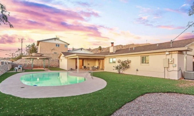 Mission Hills South House | 70’s themed Boogie Nights Home with heated pool
