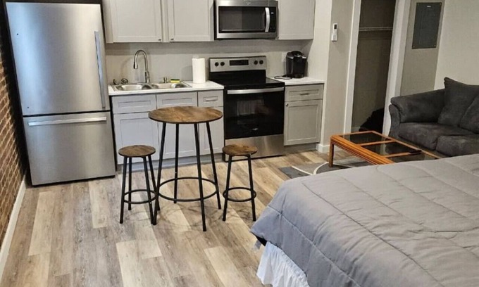 Maryville Apartment | 728 E. Broadway Ave., Unit 204, Maryville, TN.